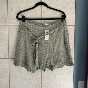 Abercrombie Sage Green Floral Print Mini Skort